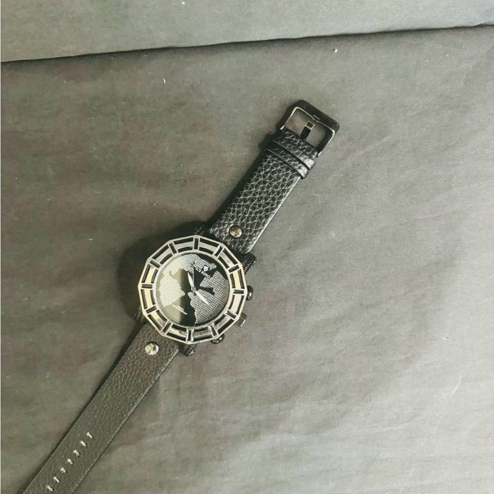 Black Textured Leather Strap Watch with Decorative Bezel - Picture 10 of 12